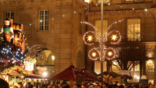 Laternenmotiv für Weihnachtsbeleuchtung in Städten und Kommunen